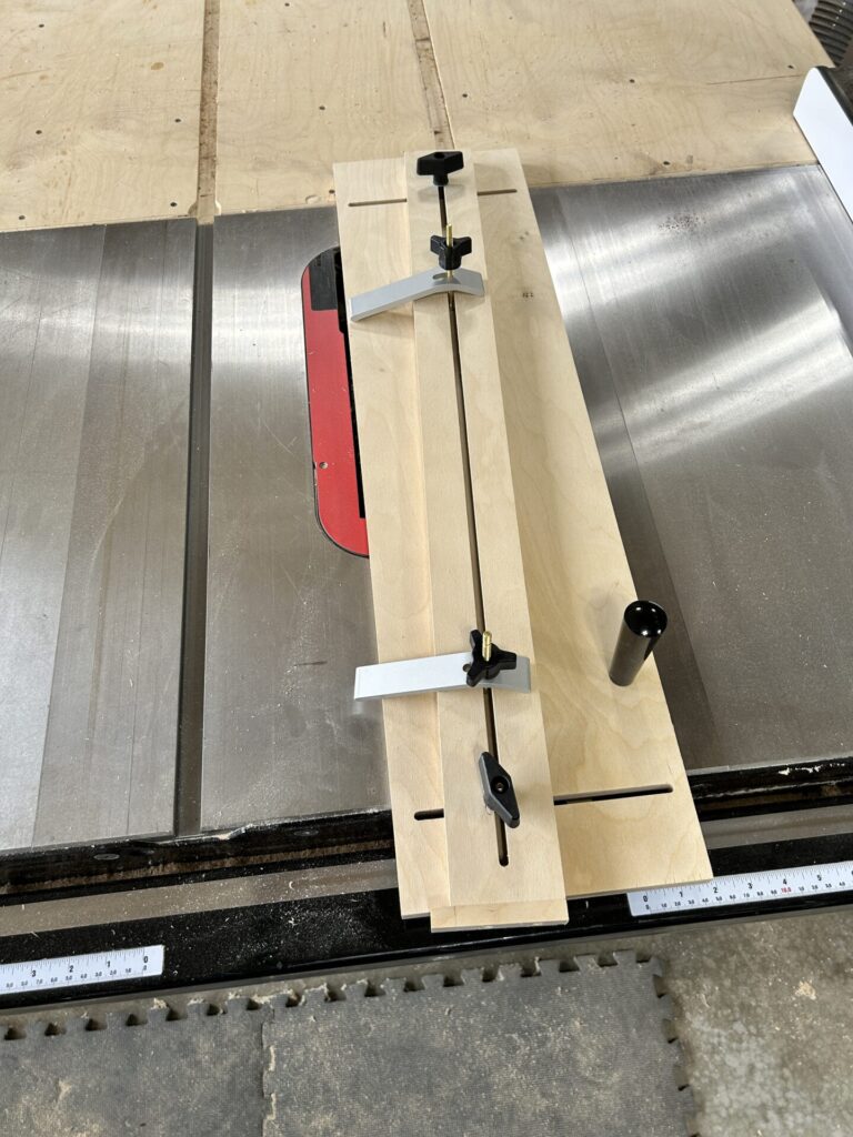 Completed table saw tapering sled